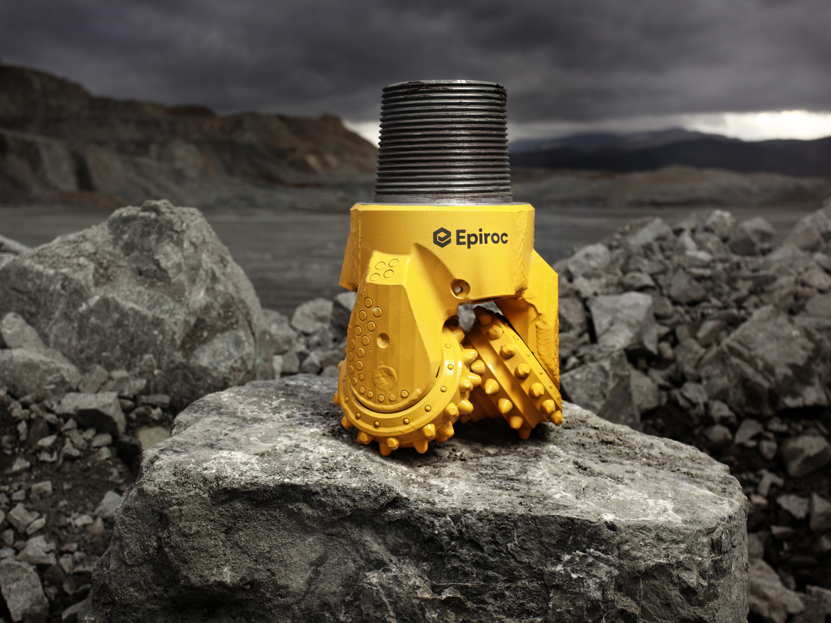Rotary tricone bit
